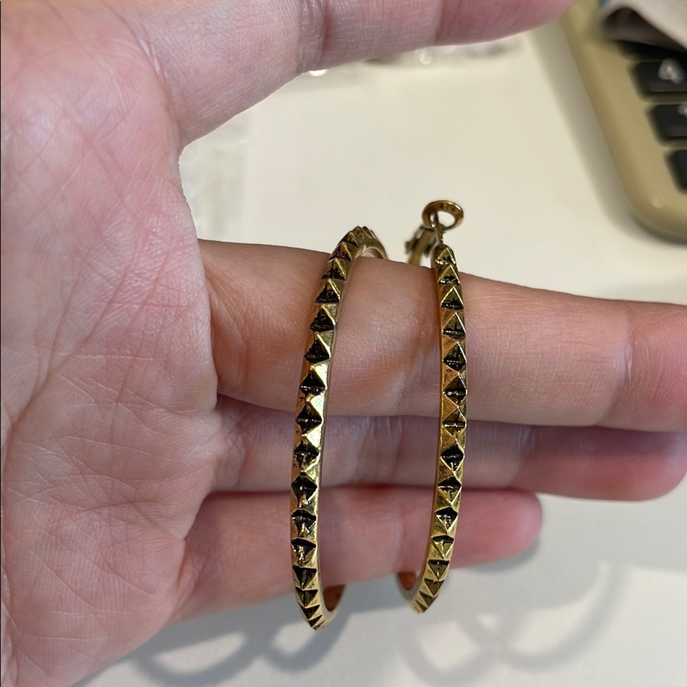 New Marlyn Schiff gold tone hoop earrings